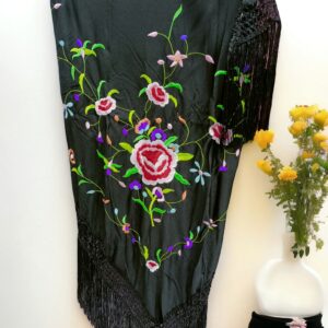 Mantoncillo Negro Flor Bordado de Colores