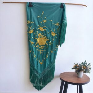 Mantoncillo Turquesa Bordado Flor Dorado