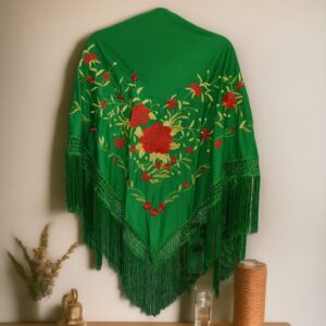 Mantoncillo Verde Andalucía Bordado Ramillete Rojo y Dorado