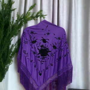 Mantoncillo Morado Bordado Flor Negra