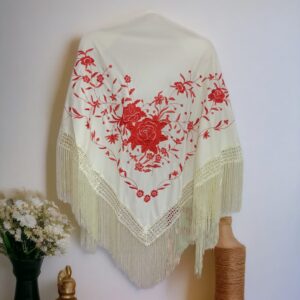 Mantoncillo Beige Bordado Ramillete Rojo