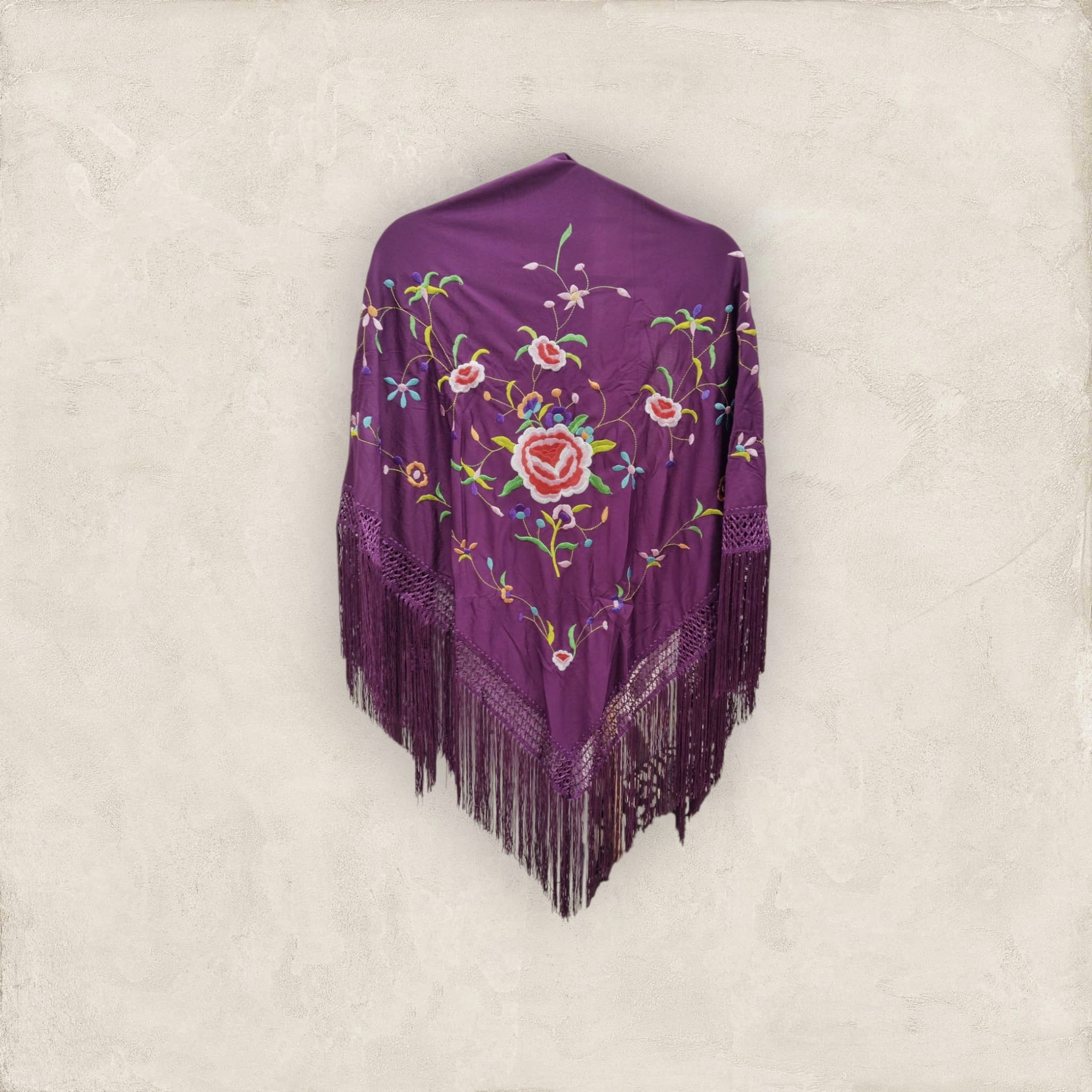 Mantoncillo Berenjena Bordado Flor de Colores