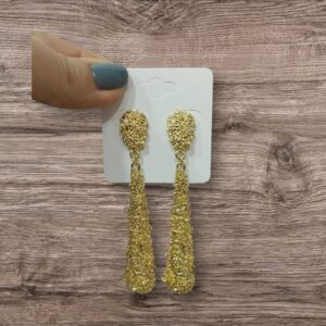 Pendientes Flamenca Lágrima Textura Rugosa Dorado