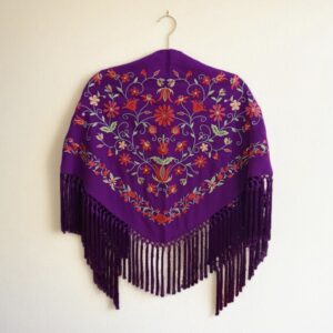 Mantoncillo Lunares Berenjena - Violeta Bordado Rojo