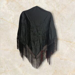 Mantoncillo Negro Bordado Ramillete al Tono