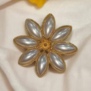 Broche Diseño Flor de Nácar Dorado