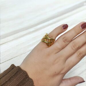 Anillo Diseño Entrelazado Dorado