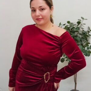 Blusa de Terciopelo Asimétrica Roja