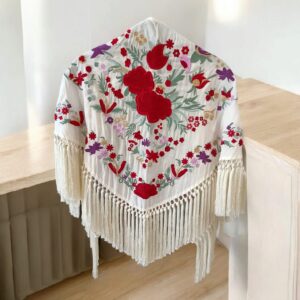 Mantoncillo Cantillana Beige Bordado Rojo
