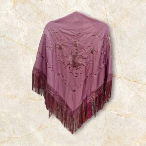 Mantoncillo Malva Bordado Flor al Tono