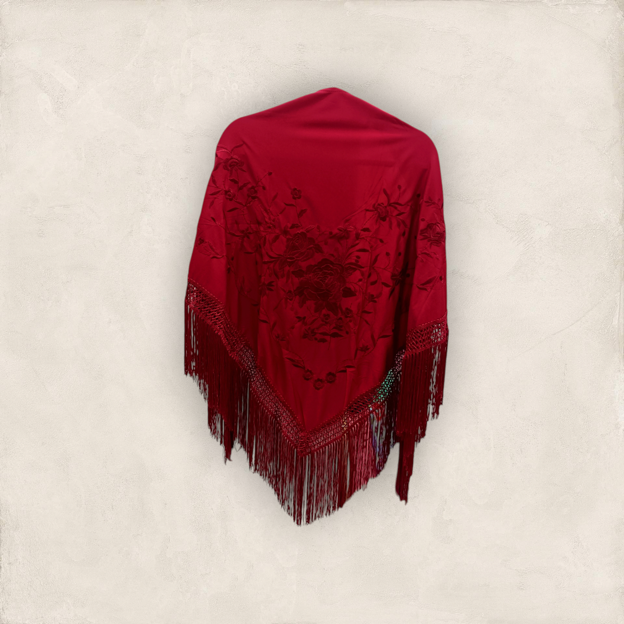 Mantoncillo Burdeos Bordado Ramillete a Tono