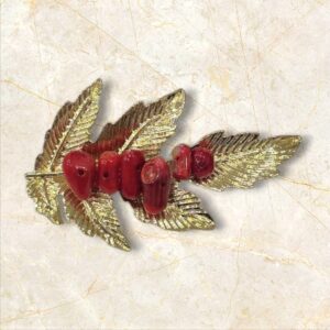 Broche Dorado Hoja y Piedras Rojas
