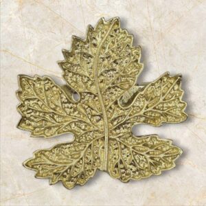 Broche Hoja Mate Dorado